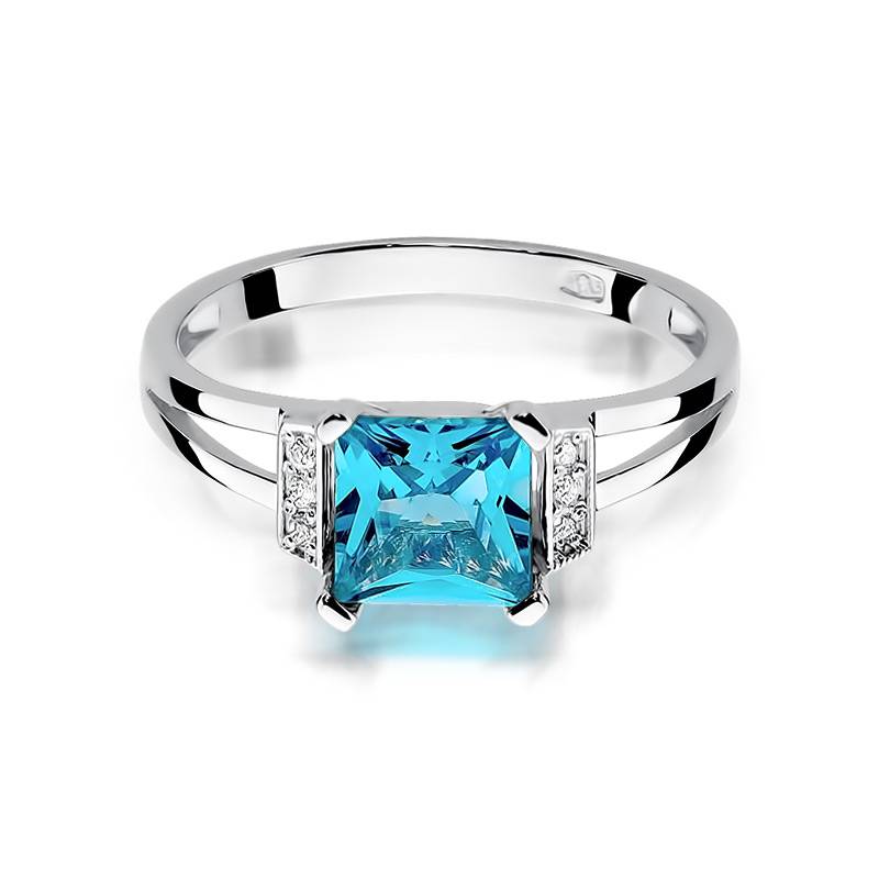 Skya Ring in Gold with Topaz and 6 Diamonds