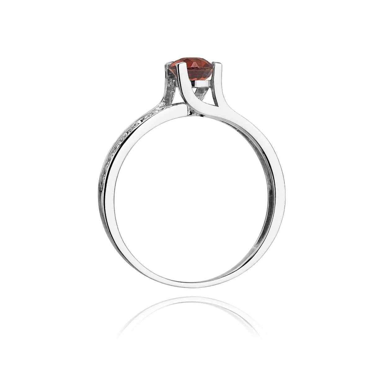 Anillo Elan en Oro con Granate y 6 Diamantes
