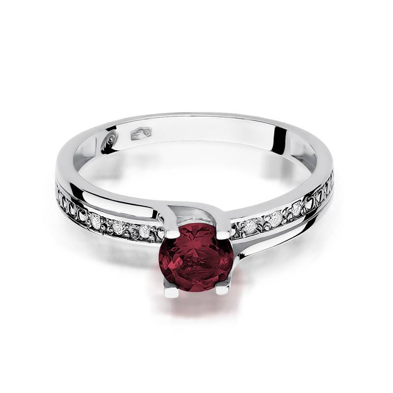Anillo Elan en Oro con Granate y 6 Diamantes