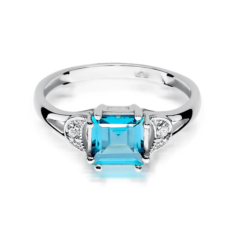 Auralis Ring in Gold with Topaz and 2 Diamonds