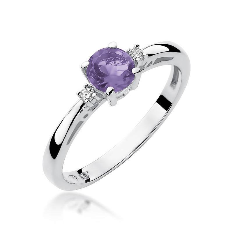 Purple Ring in Gold with Amethyst and 2 Diamonds