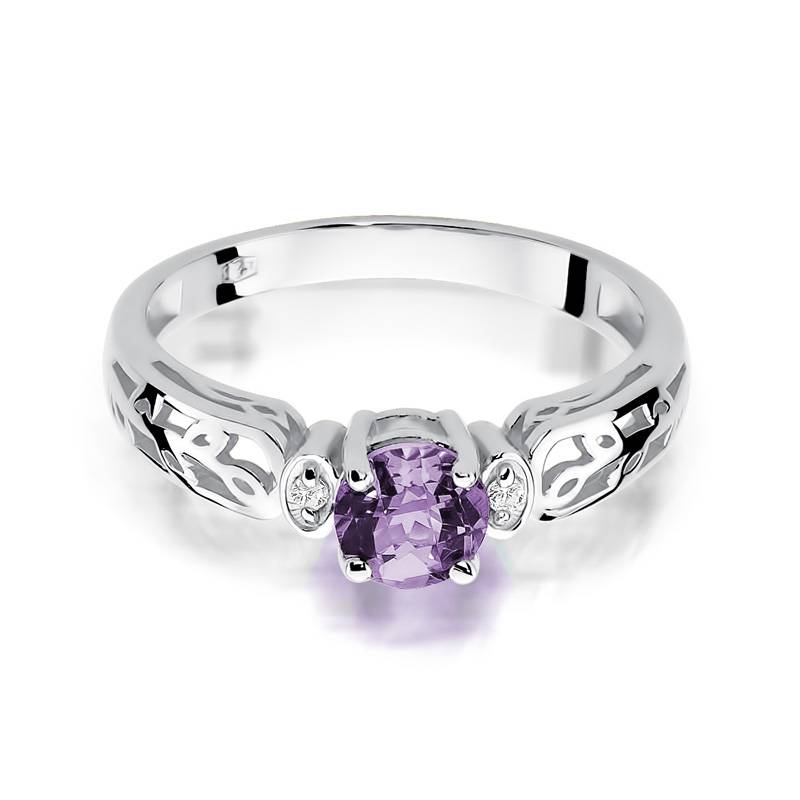 Nyra Ring in Gold with Amethyst and 2 Diamonds