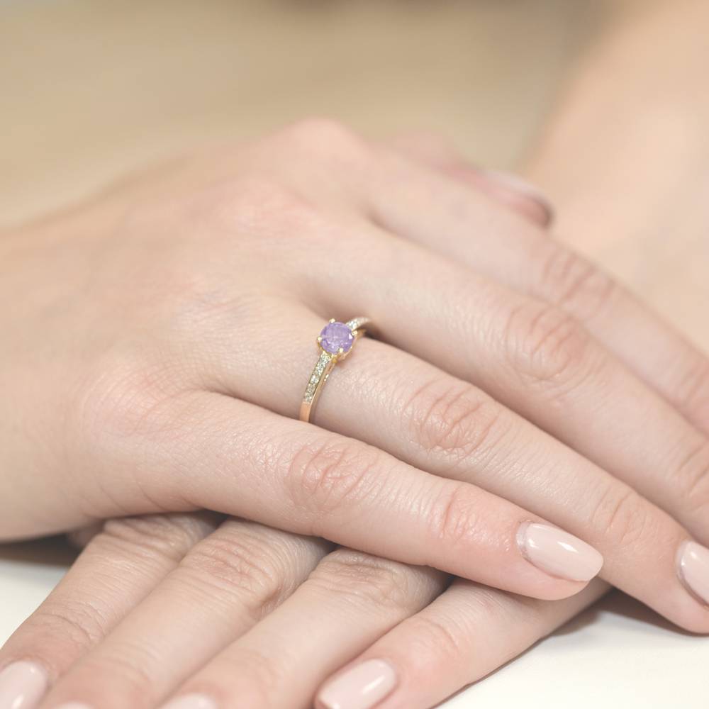 Indira Ring in Gold with Amethyst and 10 Diamonds