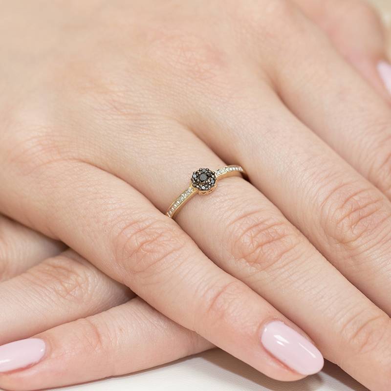 Bague Yin en Or avec 5 Diamants Noirs et 4 Diamants Blancs