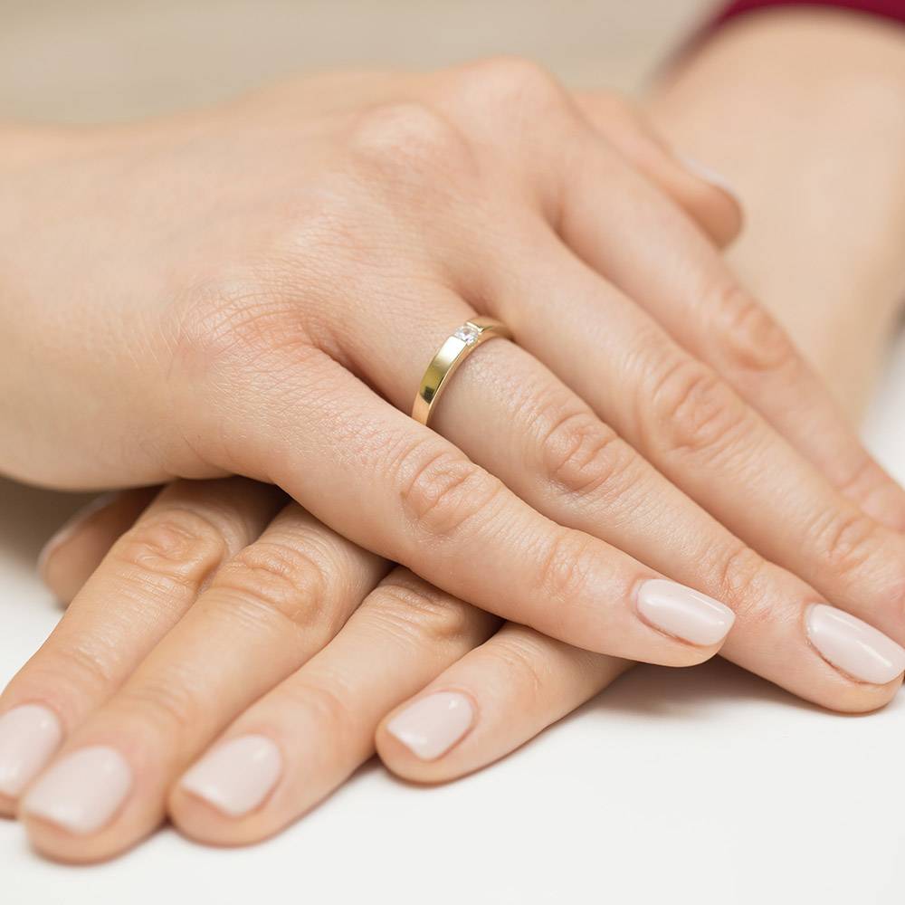 Liscio-Ring aus Gold mit Diamant