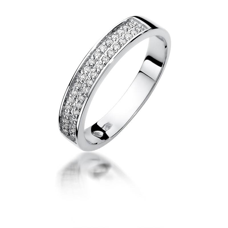 Anillo Clara en Oro con 30 Diamantes incrustados