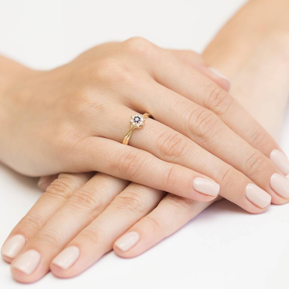 Ring Vespera aus Gold mit Saphir und 8 Diamanten