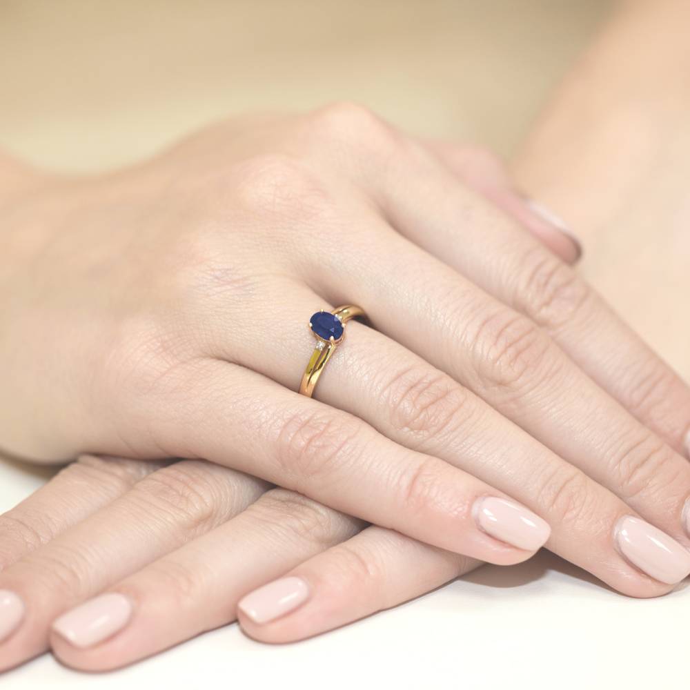 Ring Nocturna aus Gold mit Saphir und 2 Diamanten