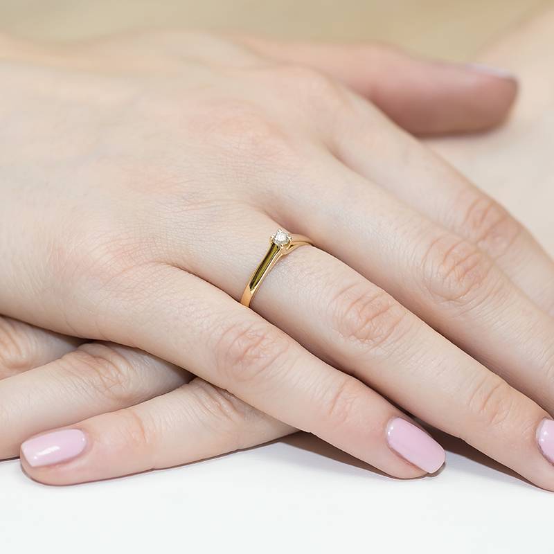 Anello Lunéa in Oro con Diamante Arroccato