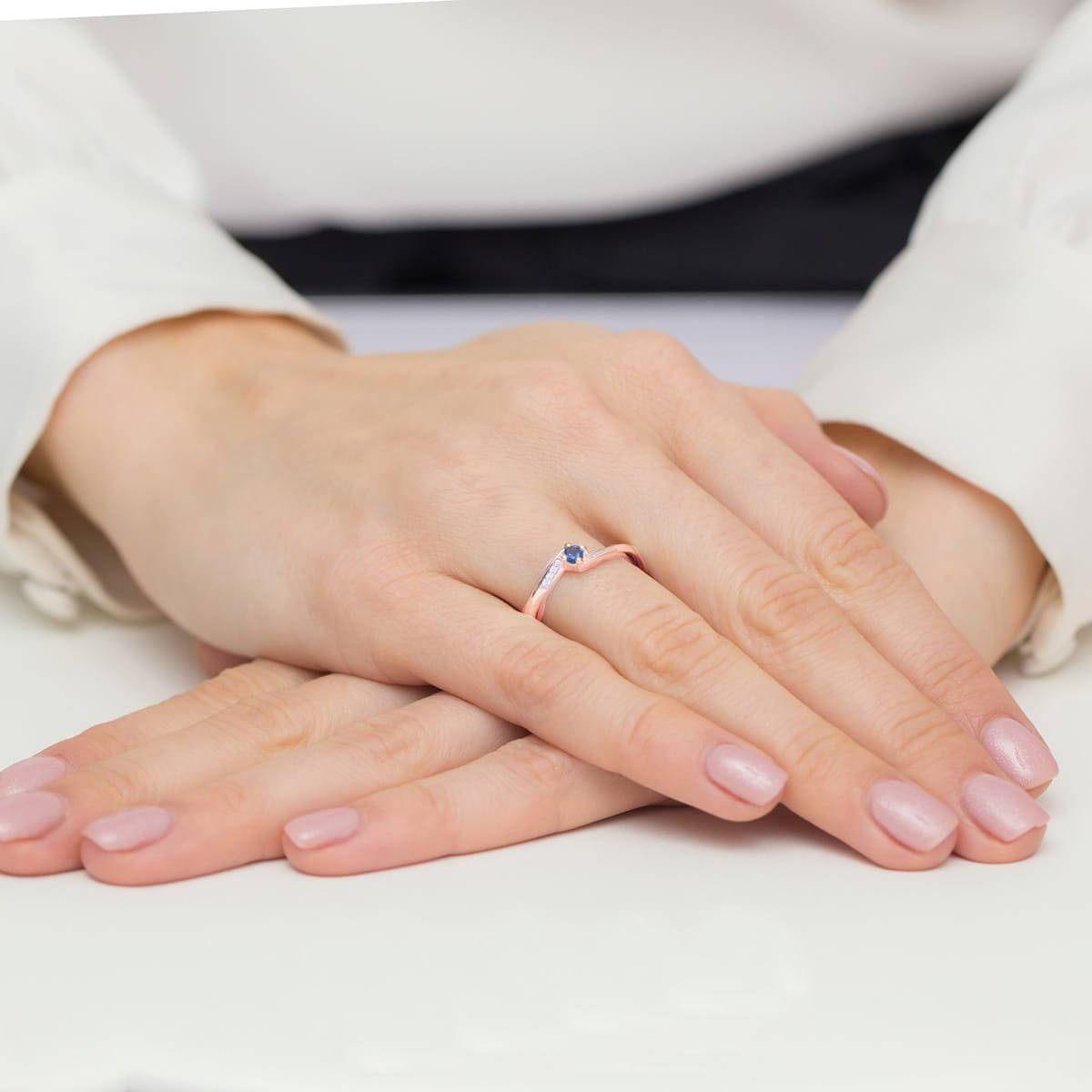 Bague Kate en Or Rose avec Saphir