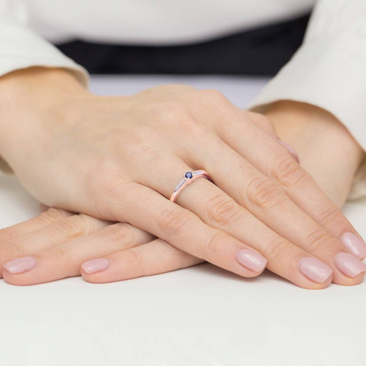 Bague Kate en Or Rose avec Saphir et Diamants