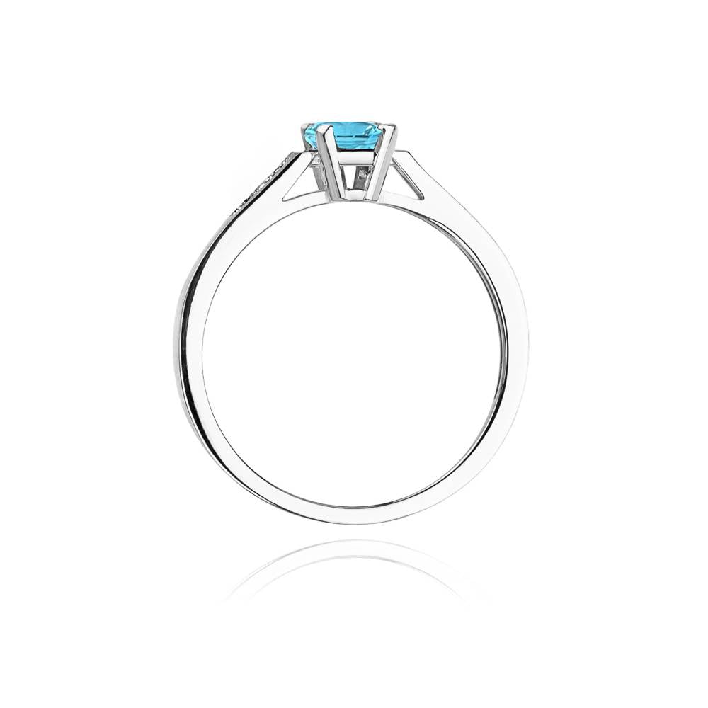 Massive Gold Ring with 0.80 ct Topaz and 4 Diamonds 0.04 ct