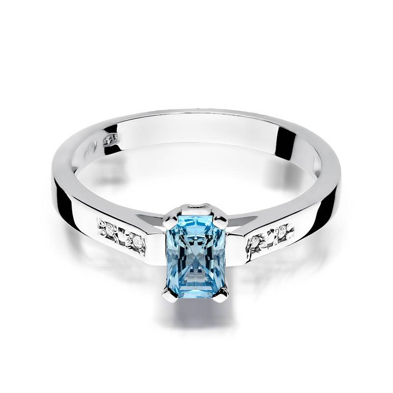 Massive Gold Ring with 0.80 ct Topaz and 4 Diamonds 0.04 ct