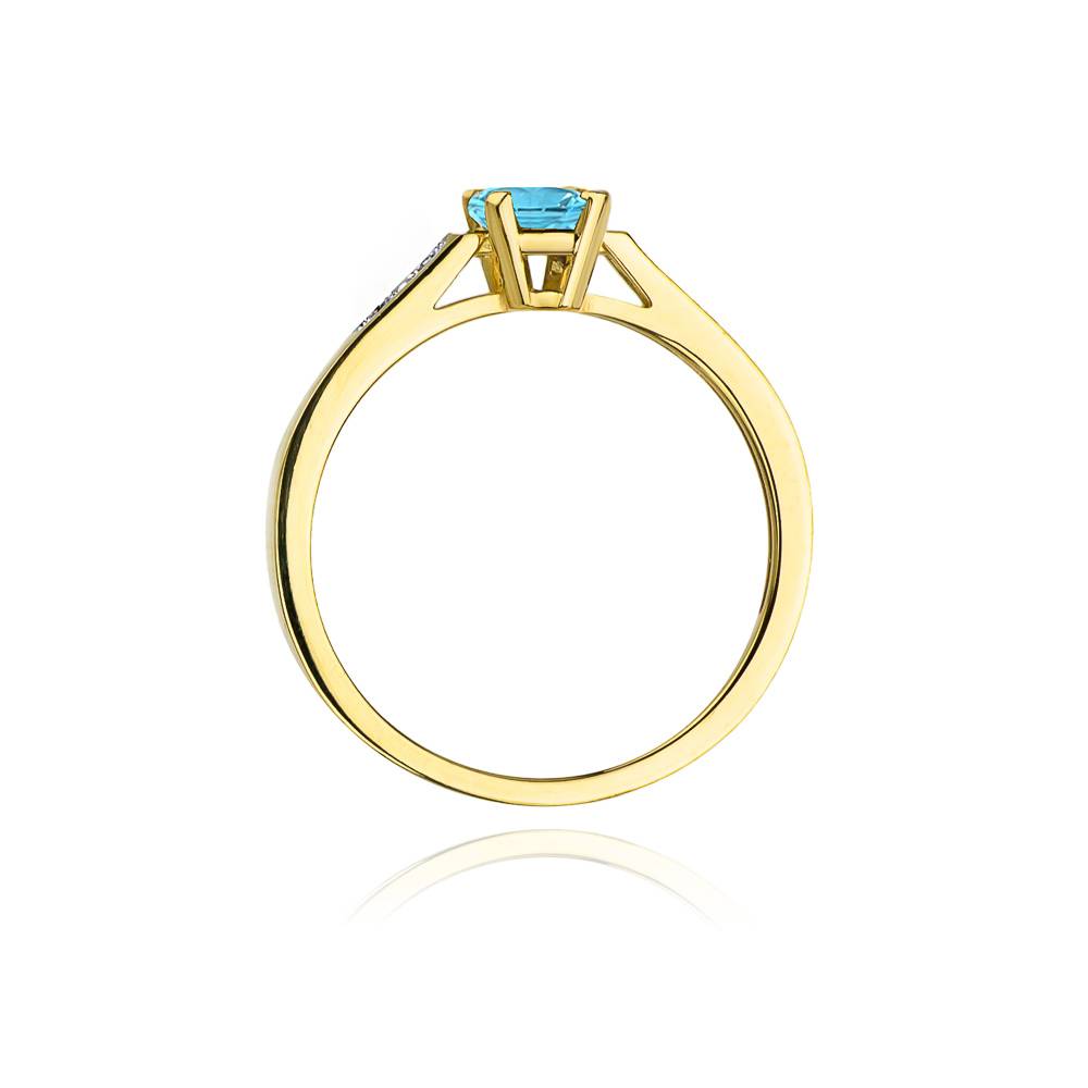Massive Gold Ring with 0.80 ct Topaz and 4 Diamonds 0.04 ct