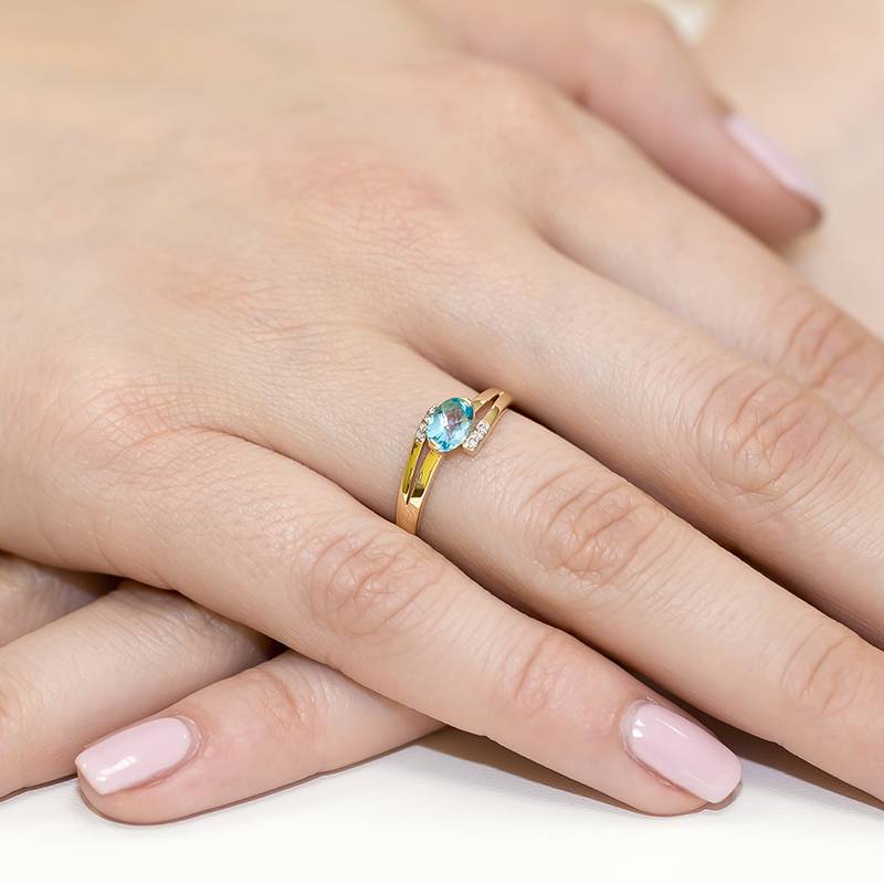 Clarissa Ring in Gold with Topaz and 6 Diamonds