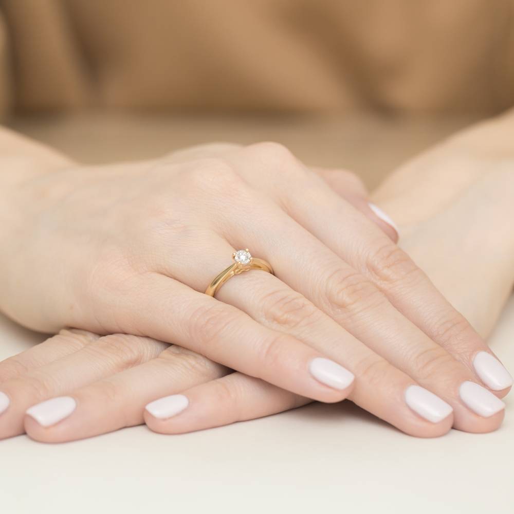 Anello in Oro Infinity Solitario con Diamante