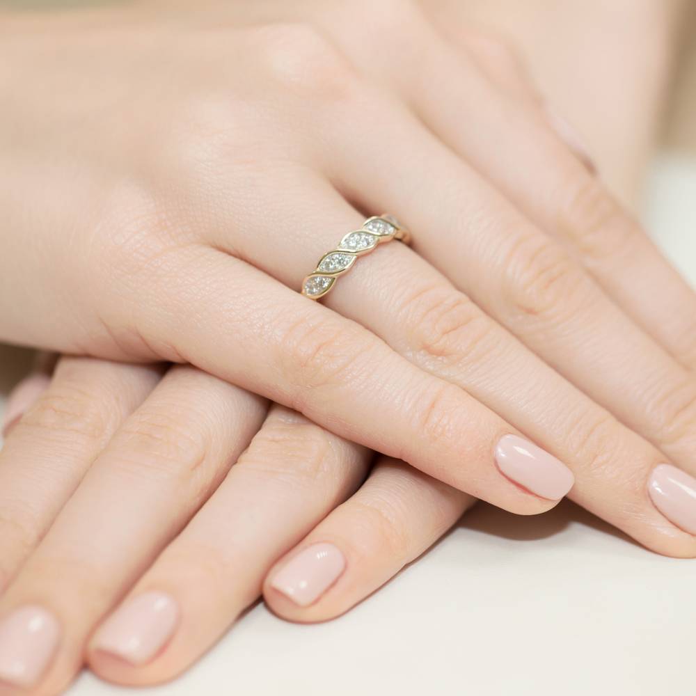 Anillo en Oro Twist con Diamantes