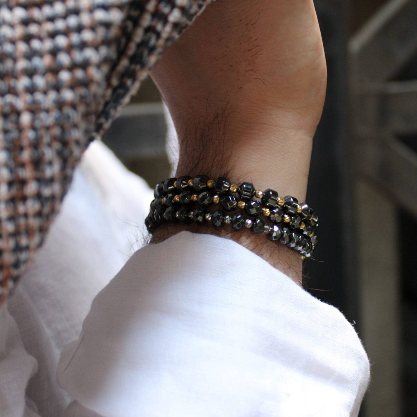 Bracciale in Oro con Pietre Basalto