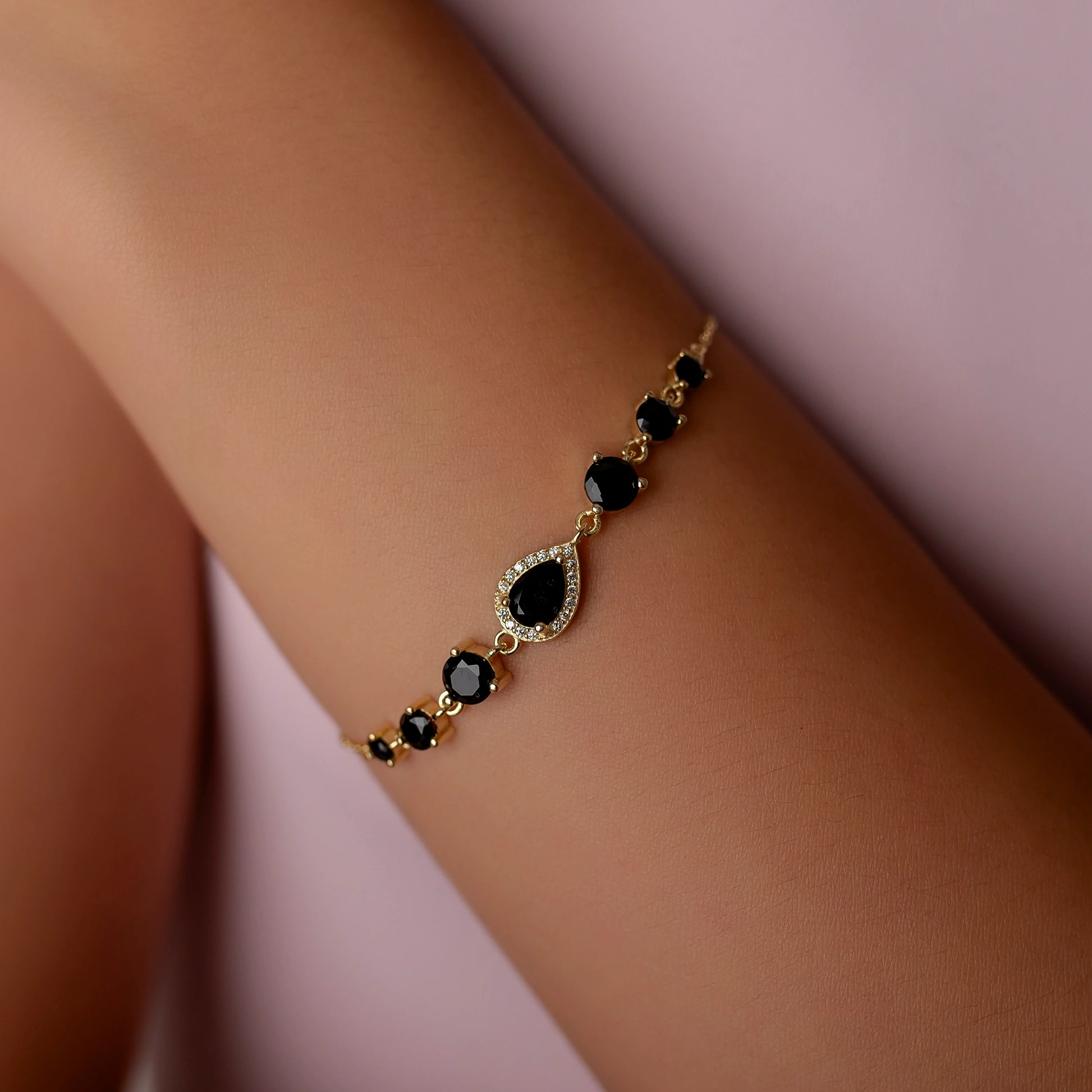 Pulsera Rugiada dorada con circonitas