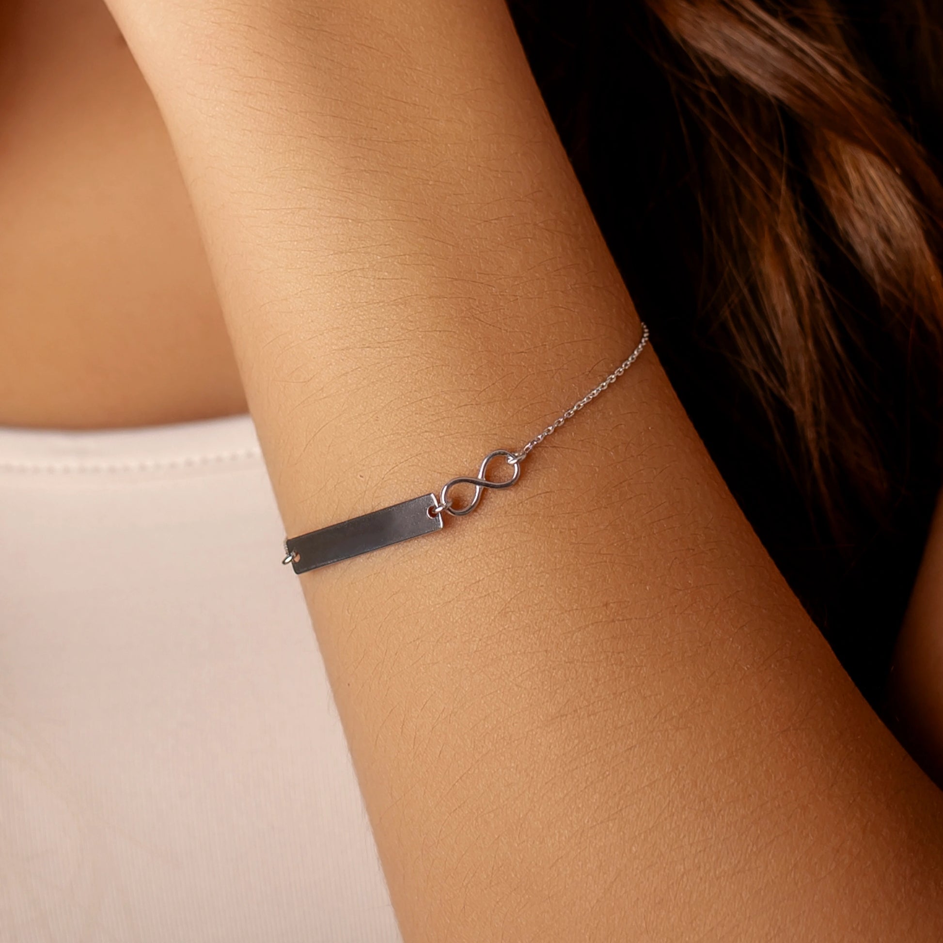 Bracciale in Argento da Donna con Piastrina e Infinito