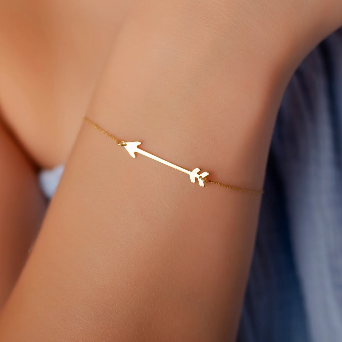 Pulsera de Oro con Flecha
