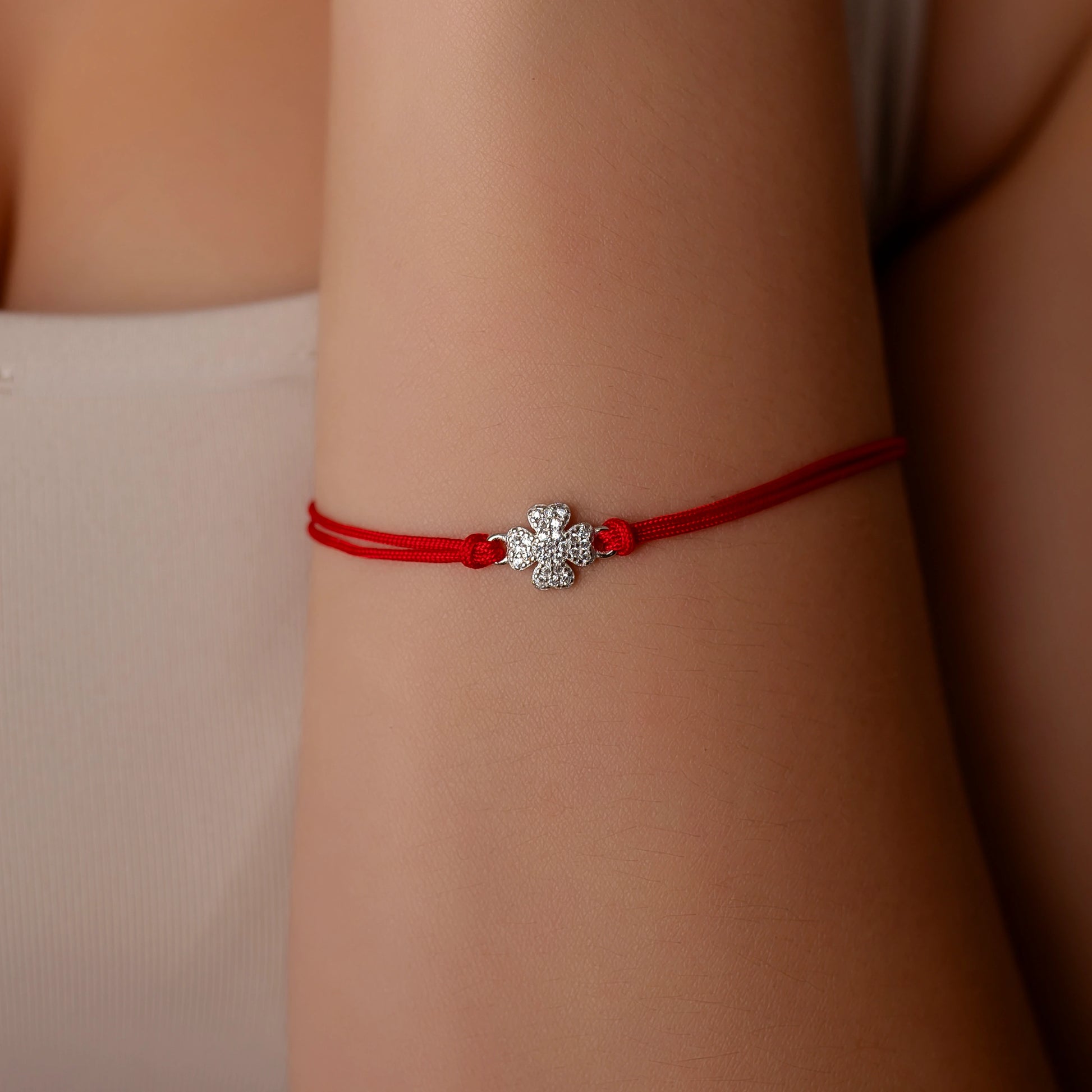 Bracciale in Argento in Cordino con Quadrifoglio Strass