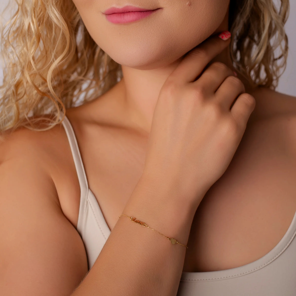 Goldarmband Love mit drei Herzen