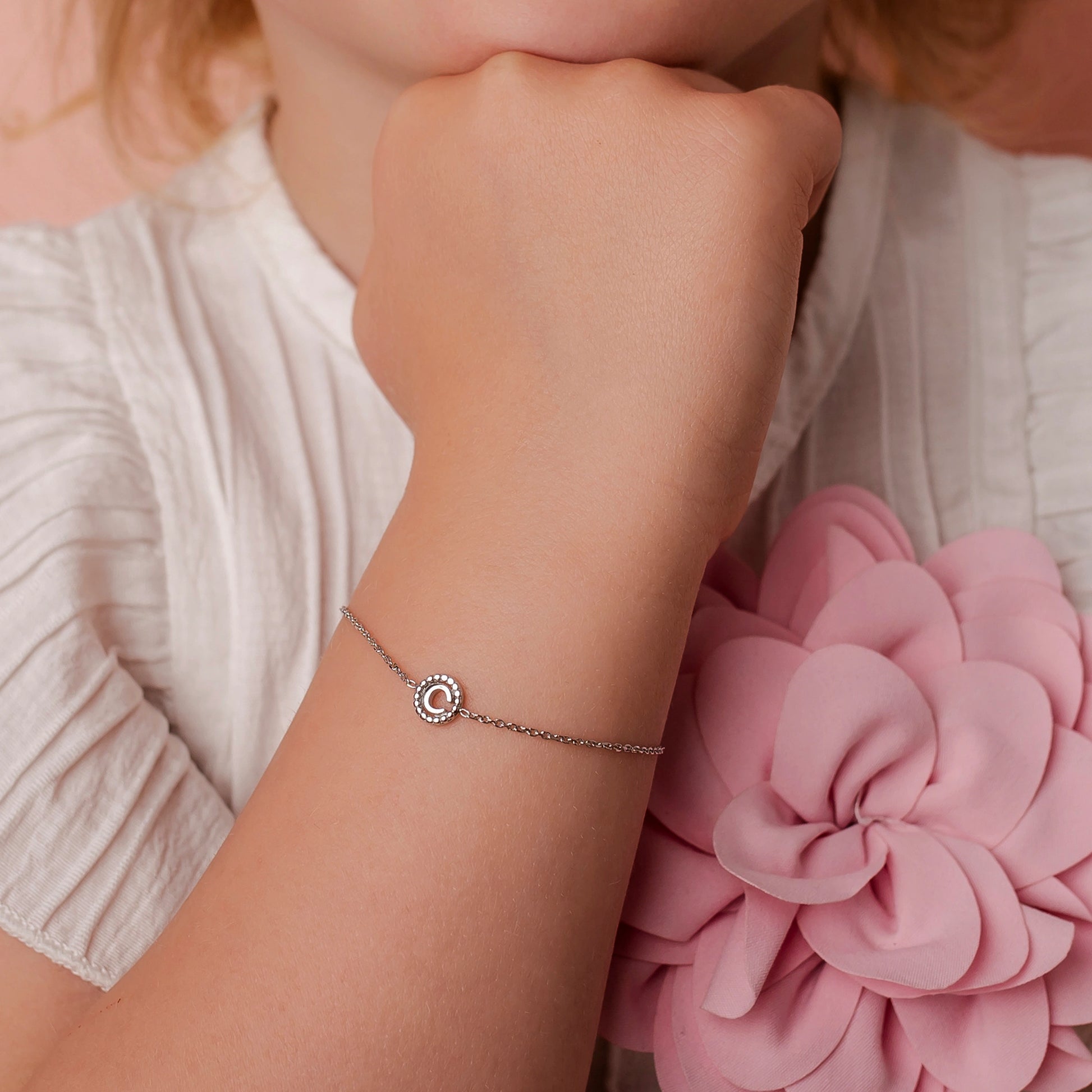 Bracelet avec Lettre Cerclée