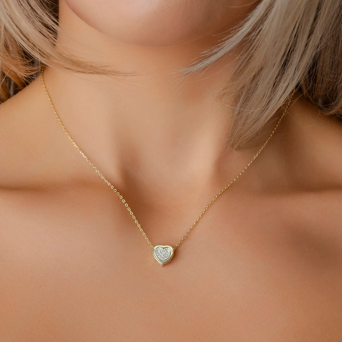 Collar Corazón con Borde