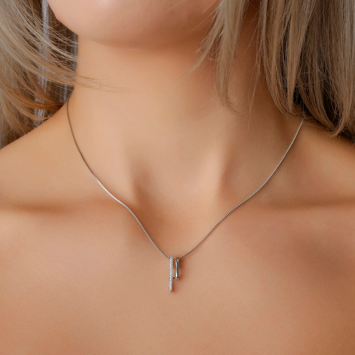 Collar broche con circonitas