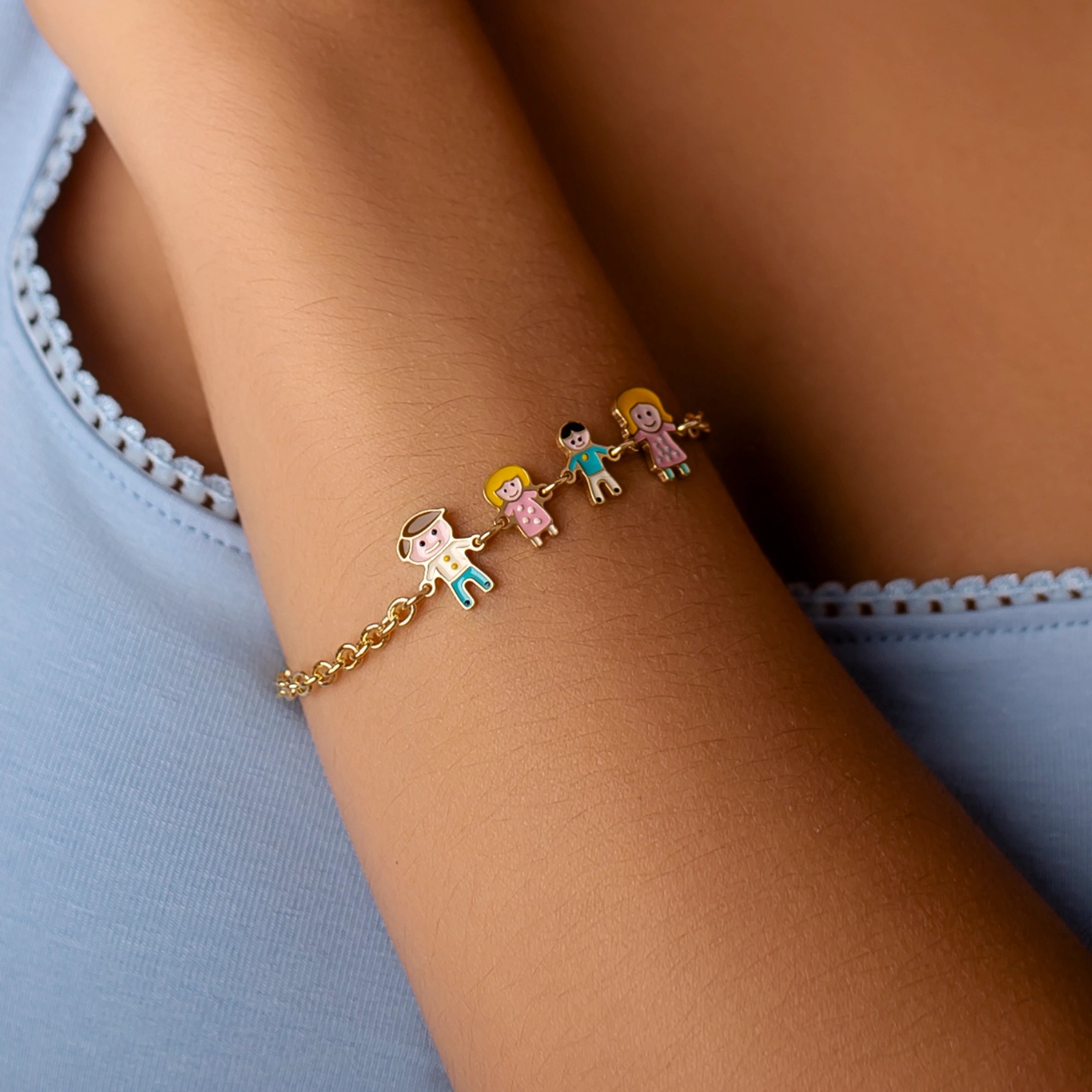 Family-Armband mit emaillierten Charms