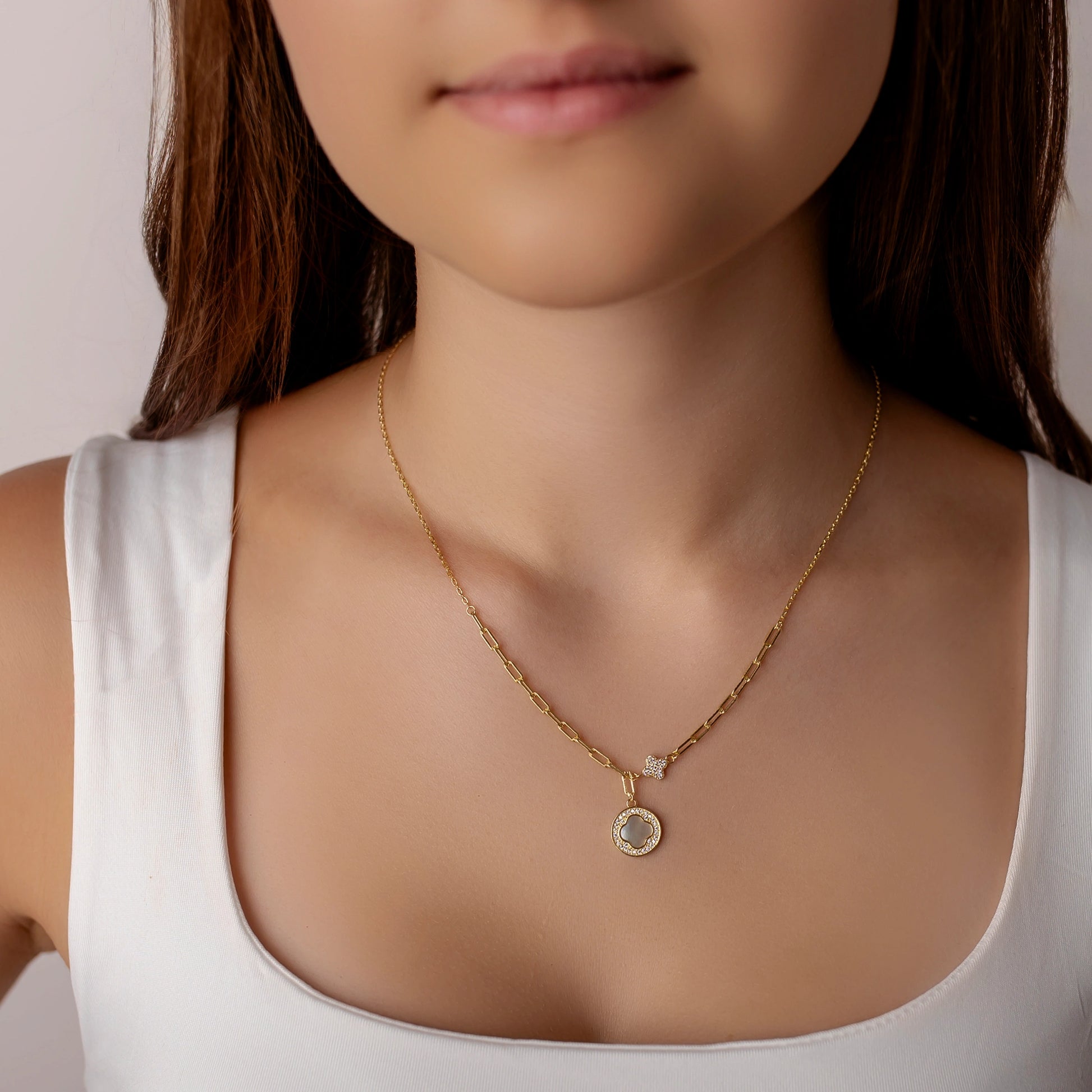 Collana in Argento con Medaglia in Madreperla
