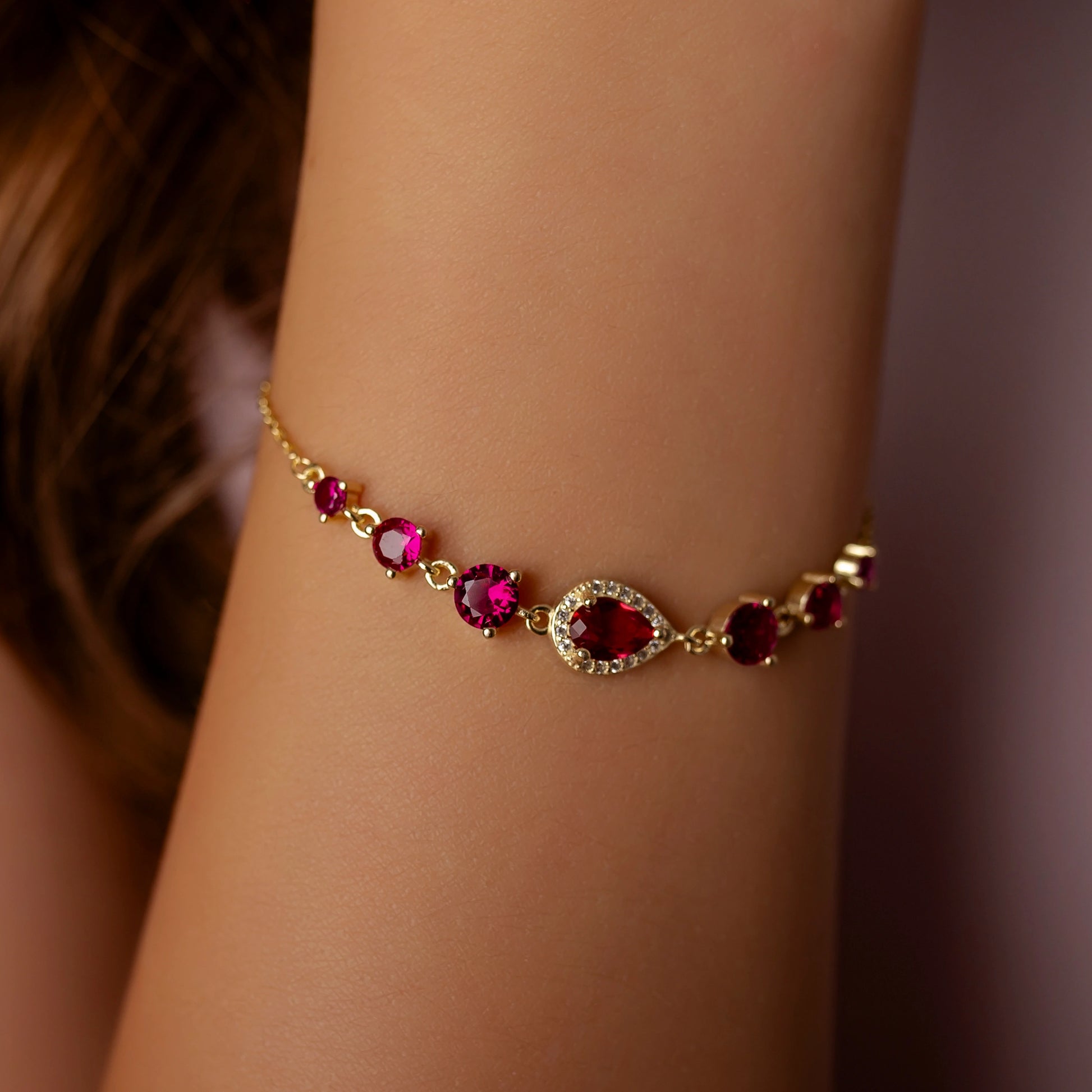 Pulsera Rugiada dorada con circonitas