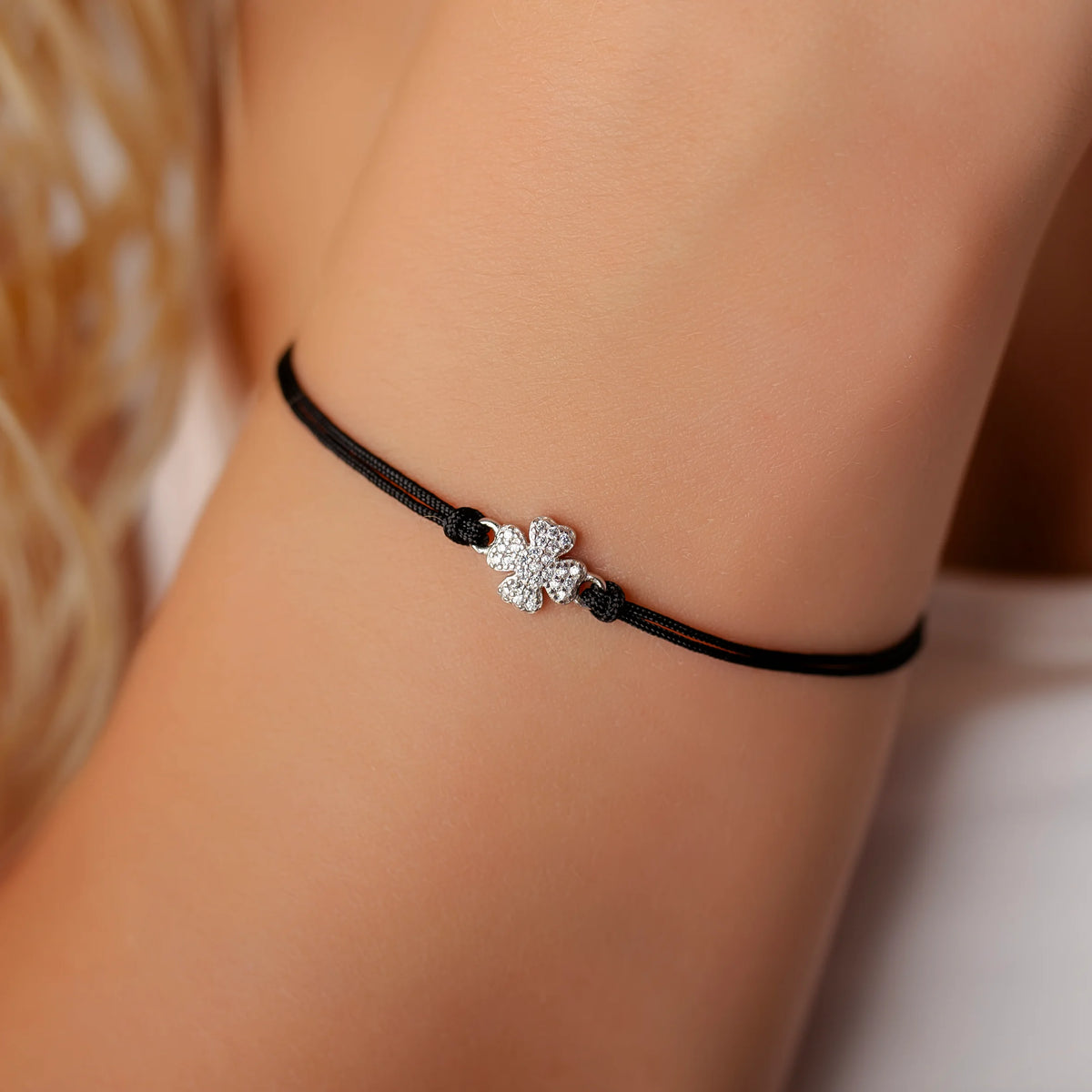 Bracciale in Argento in Cordino con Quadrifoglio Strass