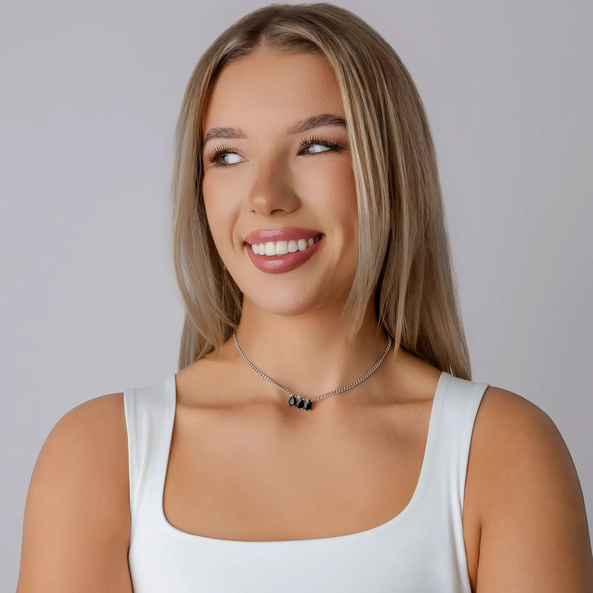 Necklace with Teardrop Zircons