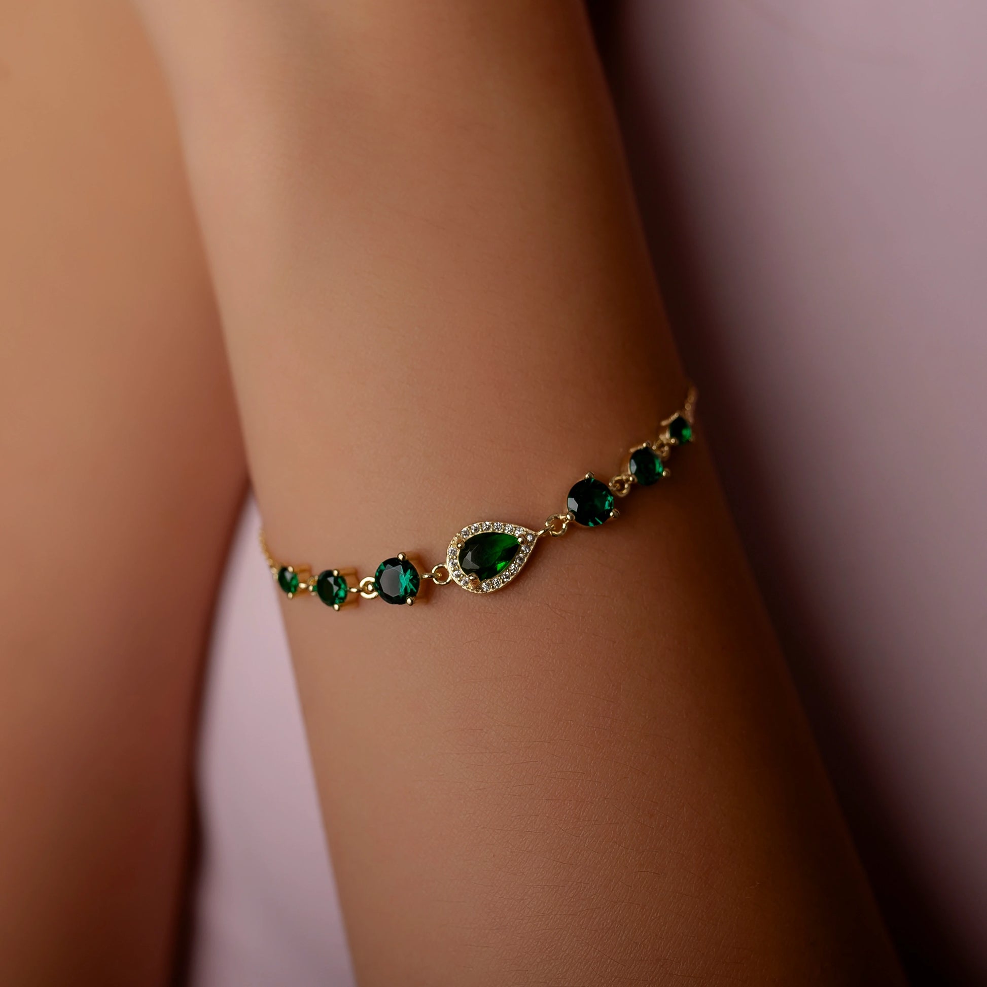 Pulsera Rugiada dorada con circonitas