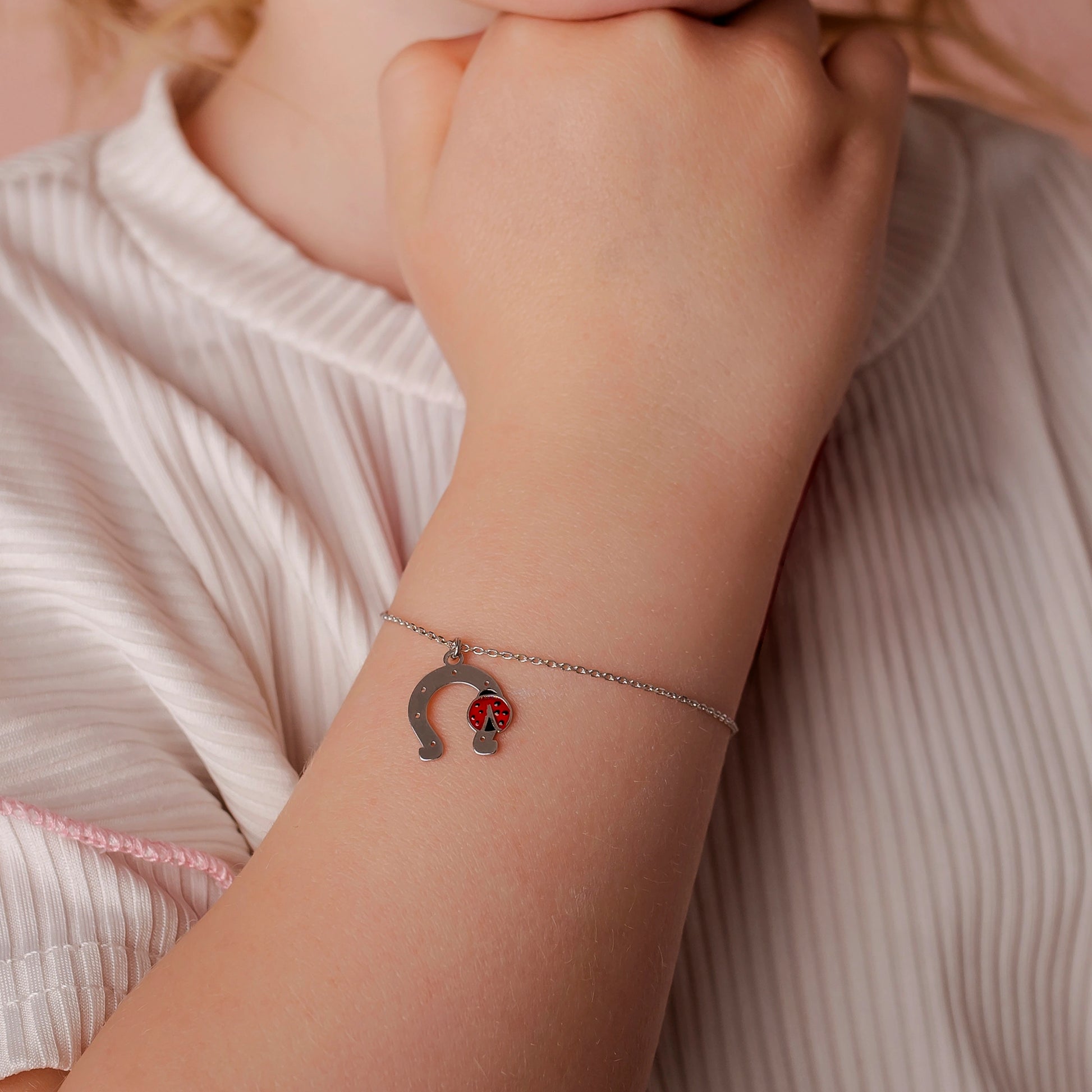Bracelet avec Fer à Cheval et Coccinelle