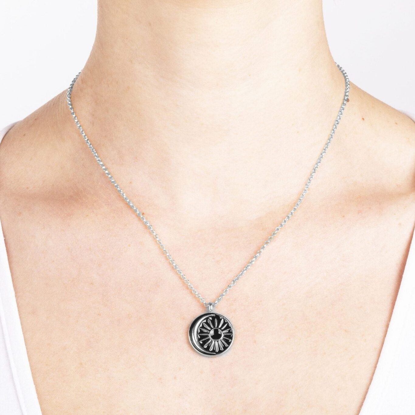 Kette mit emaillierter Sonne