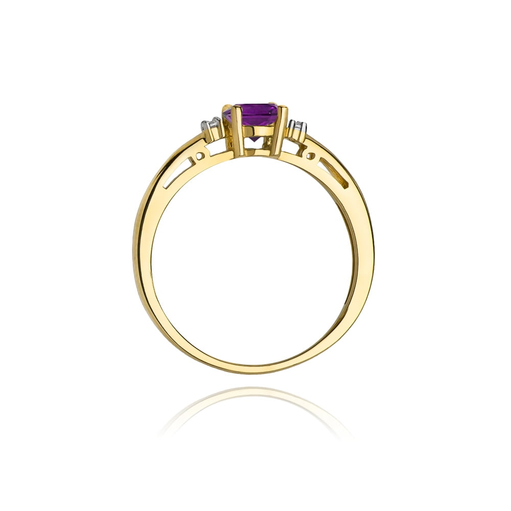 Purple Ring in Gold with Amethyst and 2 Diamonds