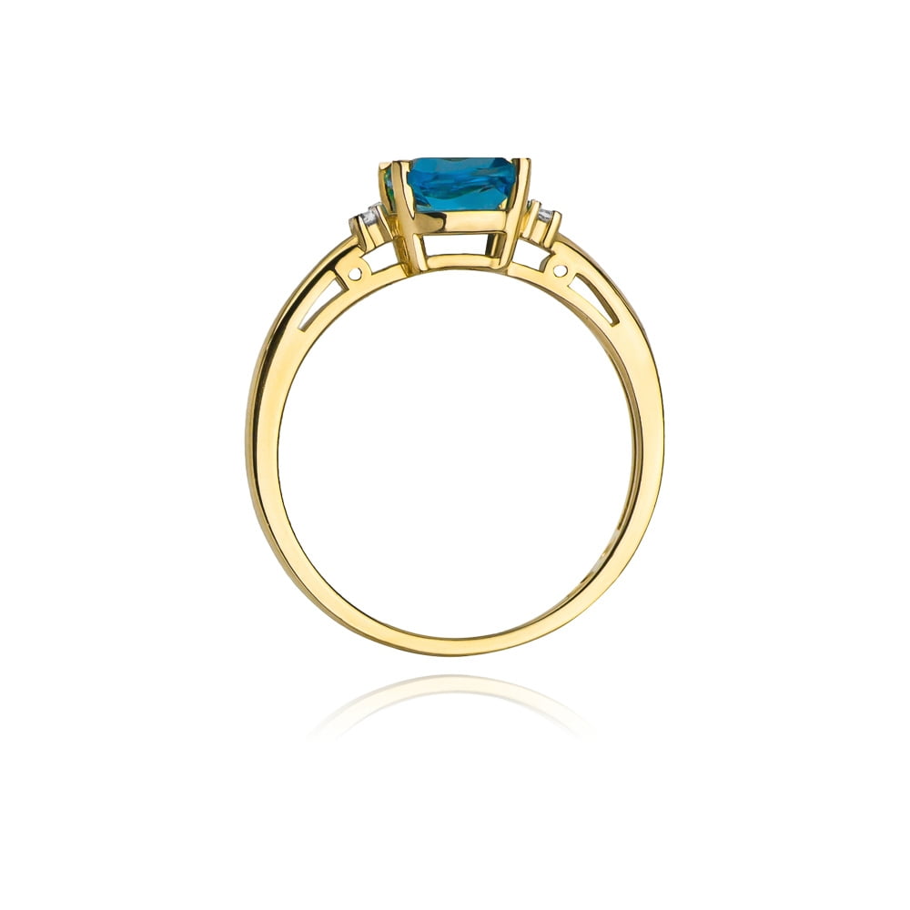 Coralia Ring in Gold with Topaz and 2 Diamonds