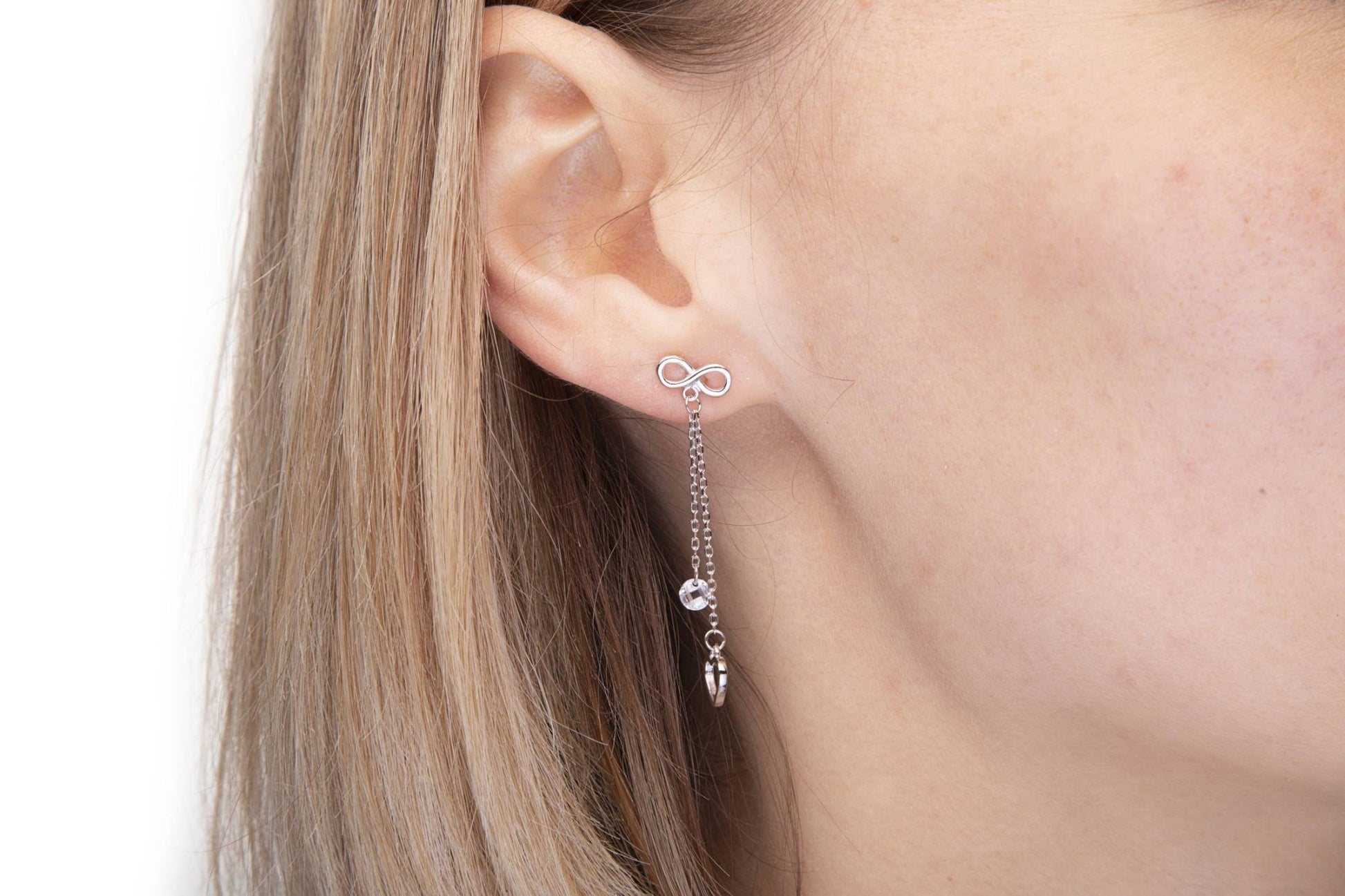 Orecchini Infinito con Zircone e Cuore Pendente
