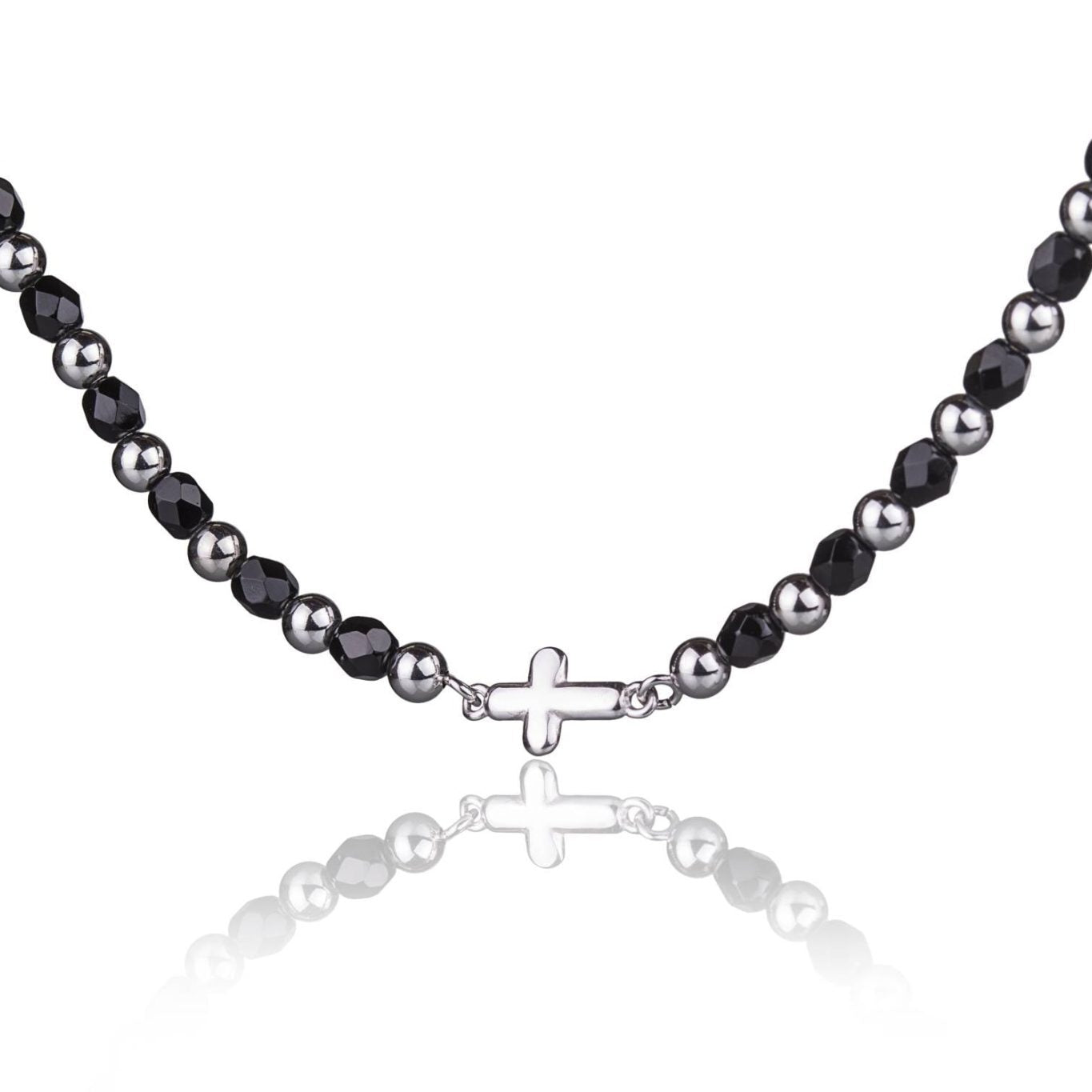 Armband mit Kugeln und Steinen mit lateinischem Kreuz
