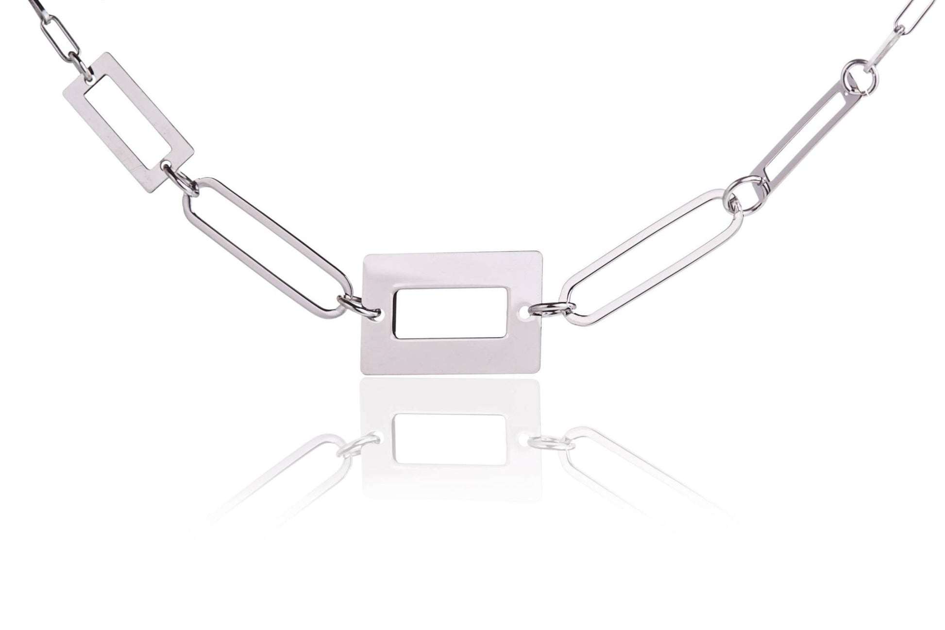 Halskette mit zentralem glänzendem Rechteck