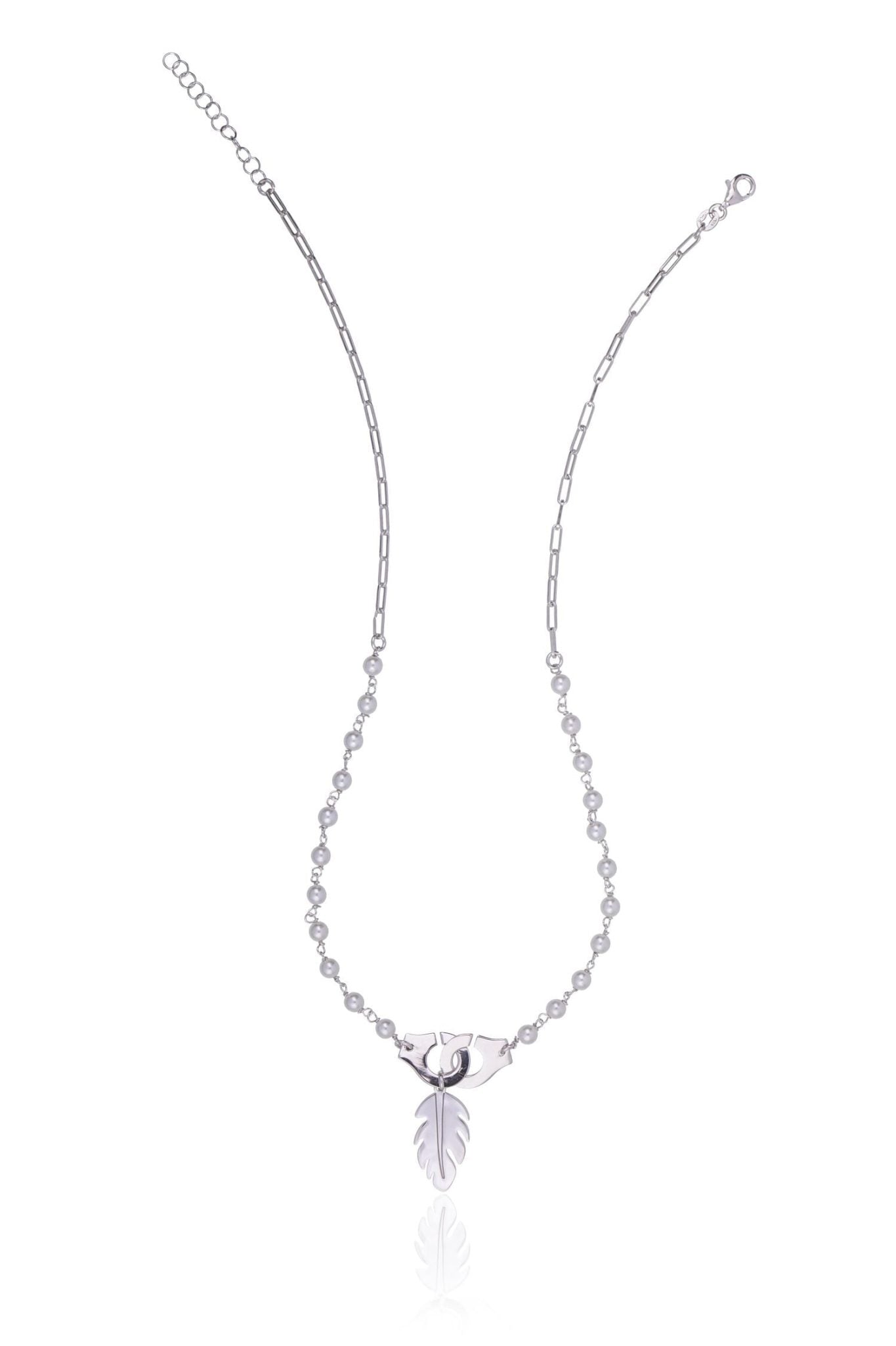 Perlenkette mit Handschellen und Blatt