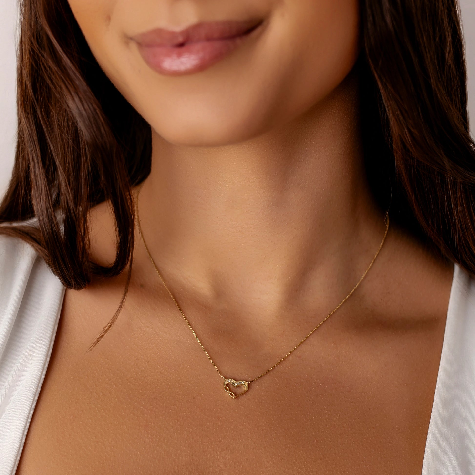 Halskette aus Gold mit Herz und Zirkonia