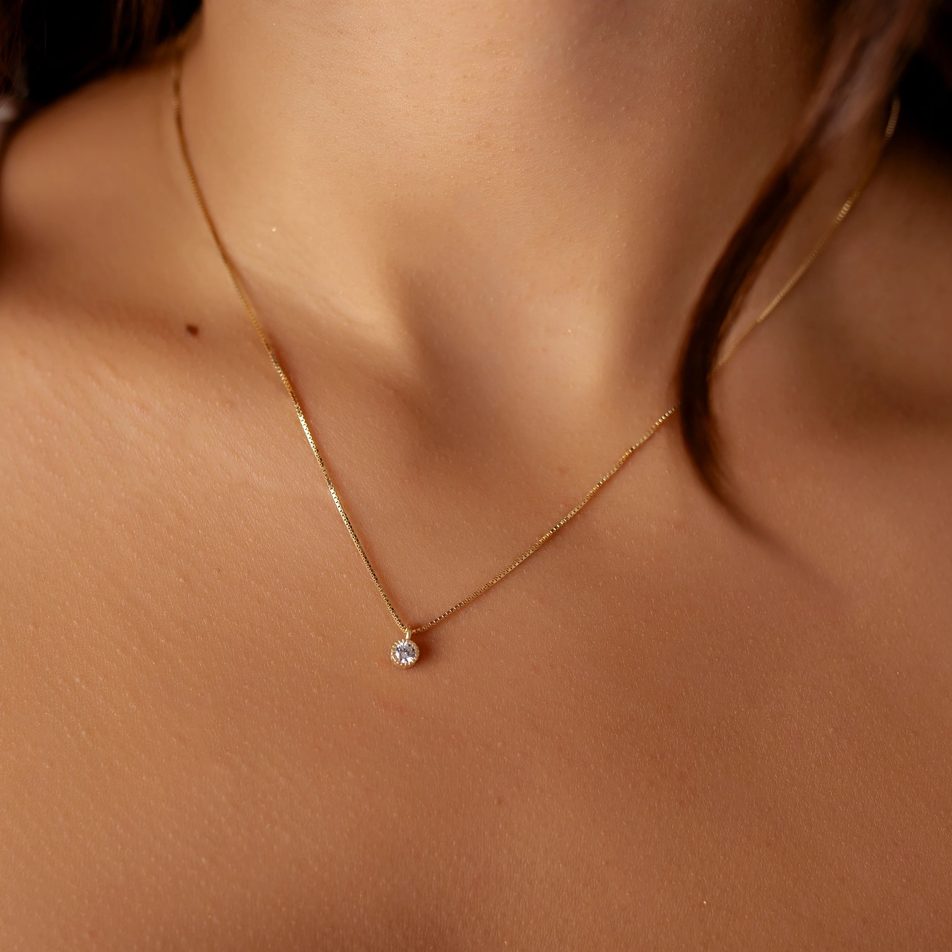 Light Color Light Point Necklace