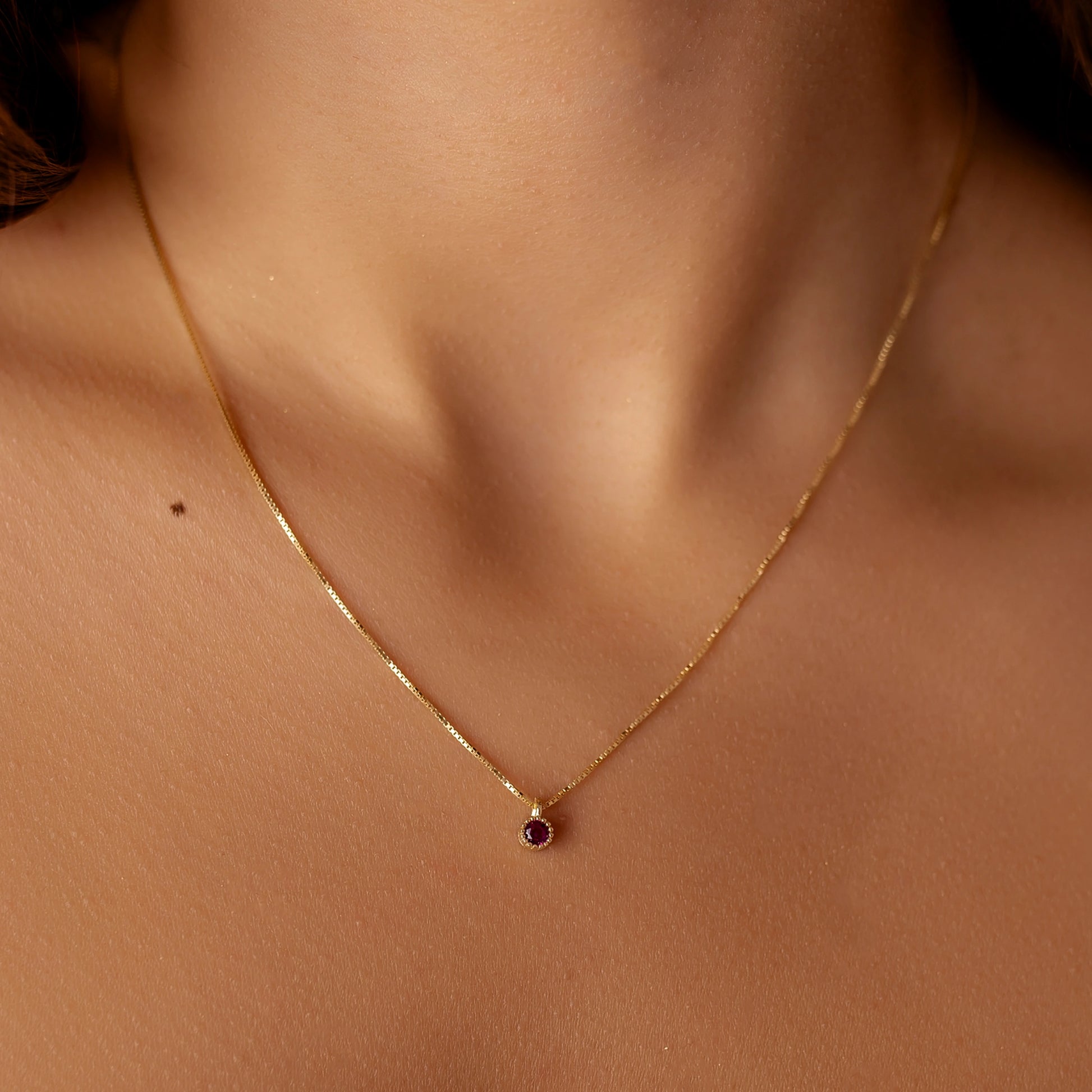 Intense Color Light Point Necklace