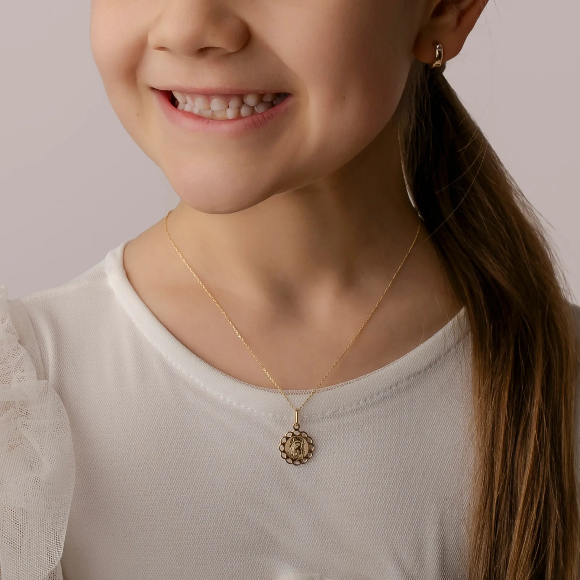 Collana Fiore in Oro 9Kt con Madonna e Gesù Bambino
