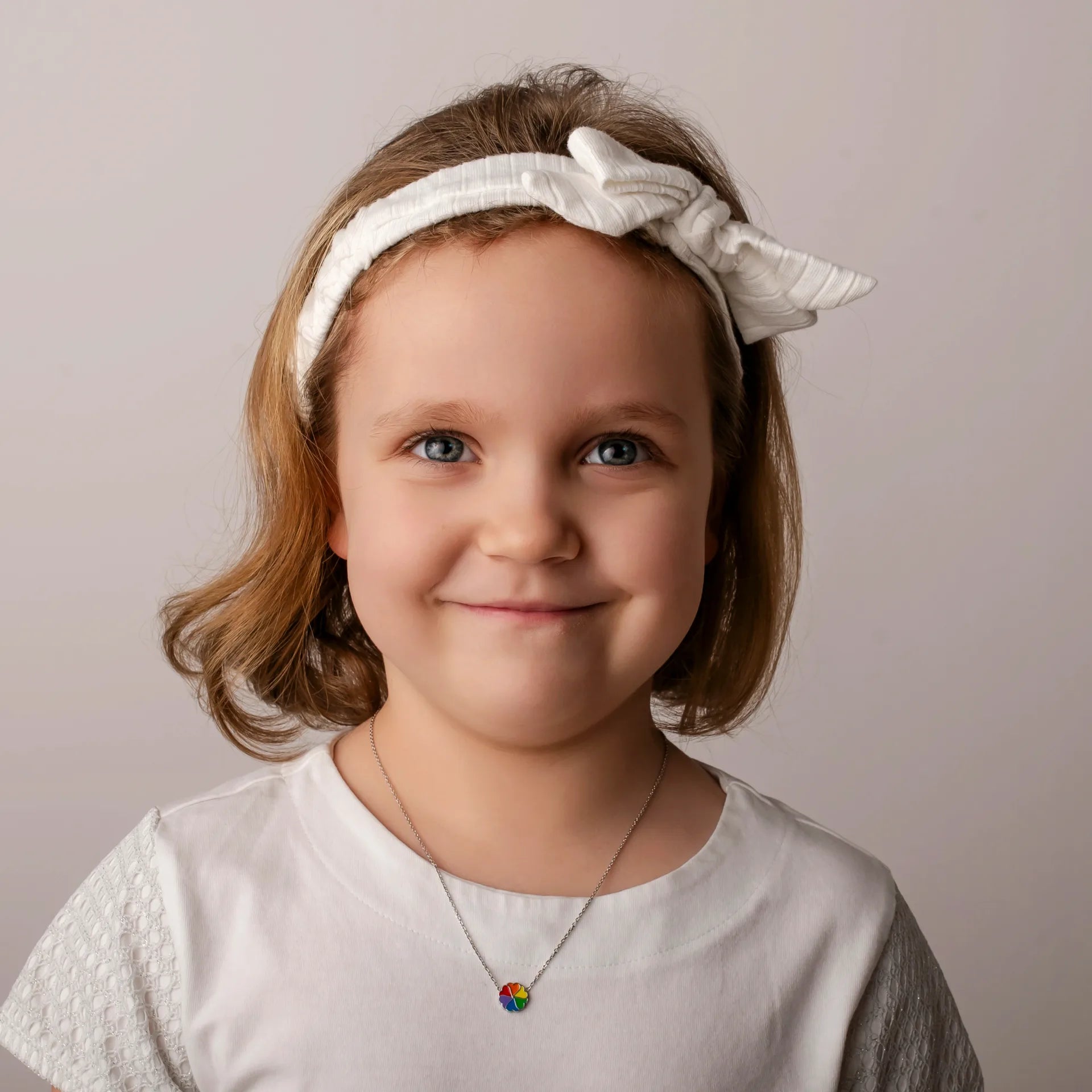 Collier avec Fleur Arc-en-ciel