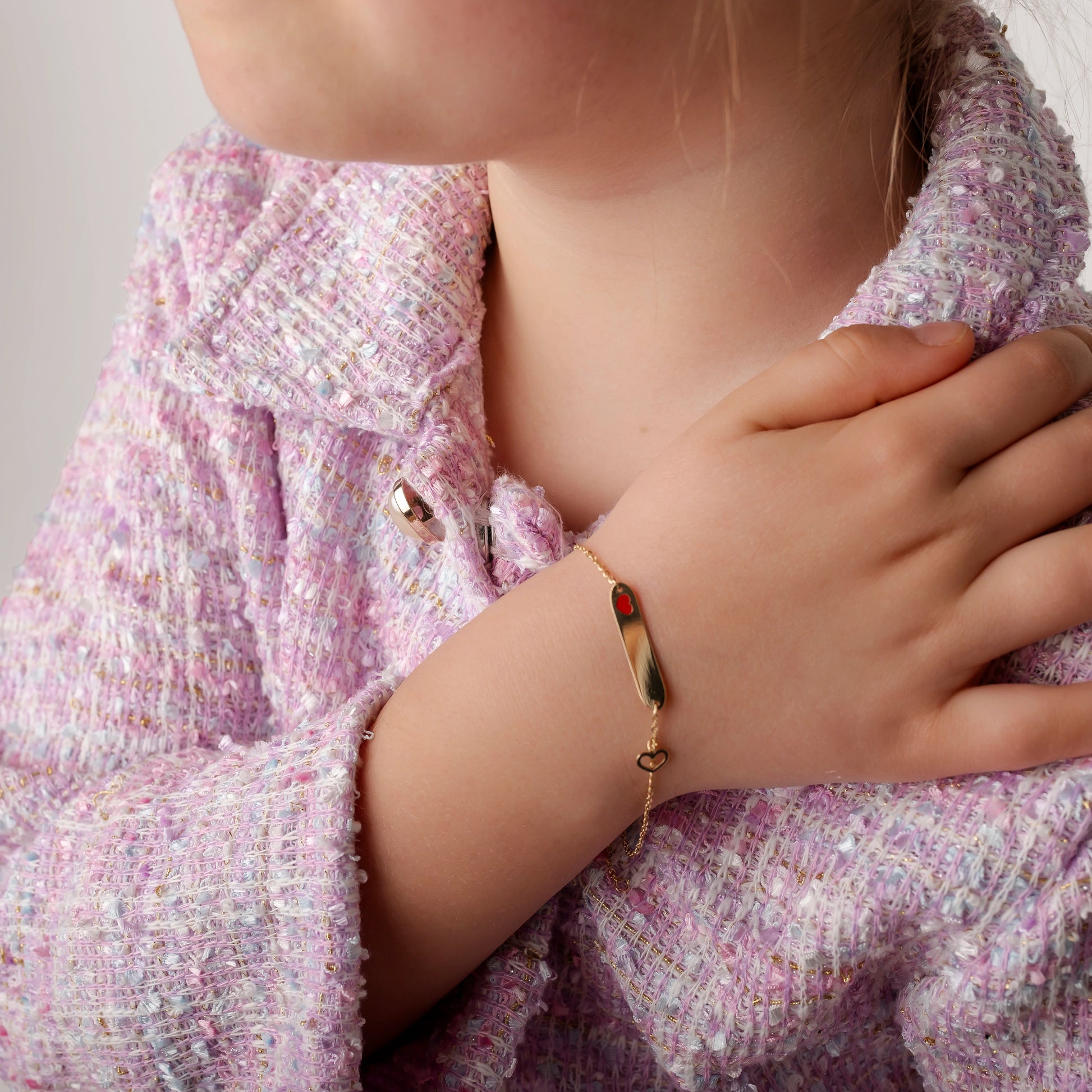 Bracciale da Bambini in Oro con Cuore Smaltato Rosso e Cuore Pendente
